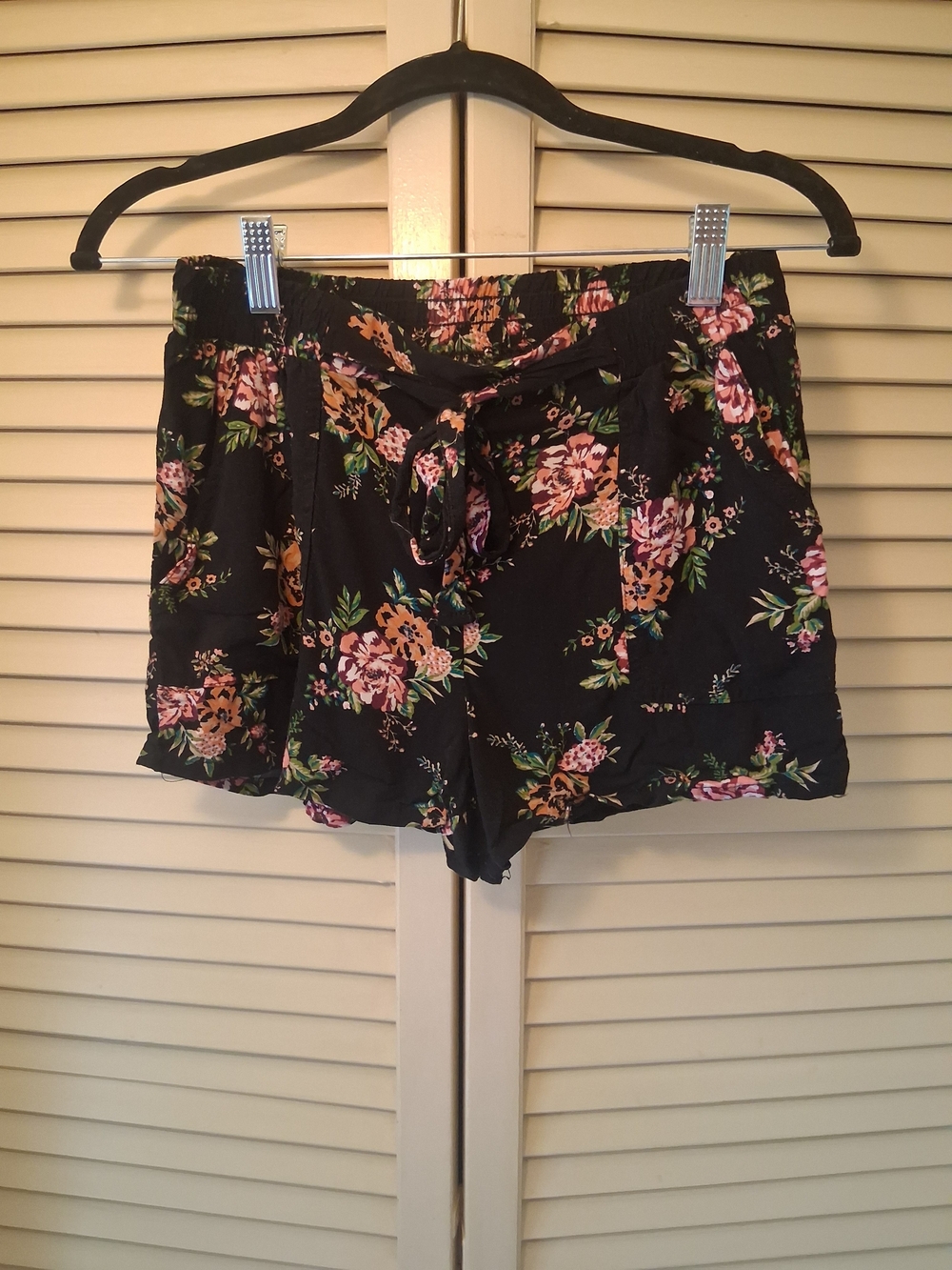Joe Benbasset Black Floral Tie-Front High Waist Shorts
